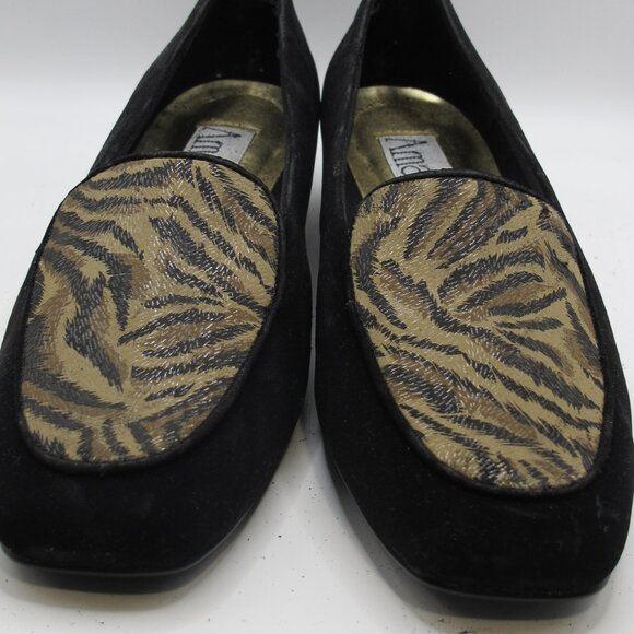 Amanda black velvet flats with tiger print in 8.5S - Picture 1 of 7